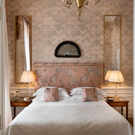 เฮลเวเชียแอนด์บริสตอล - สตาร์โฮเต็ล กอลเลซิโอเน Hotel ฟลอเรนซ์ ภายนอก รูปภาพ A bedroom at the hotel