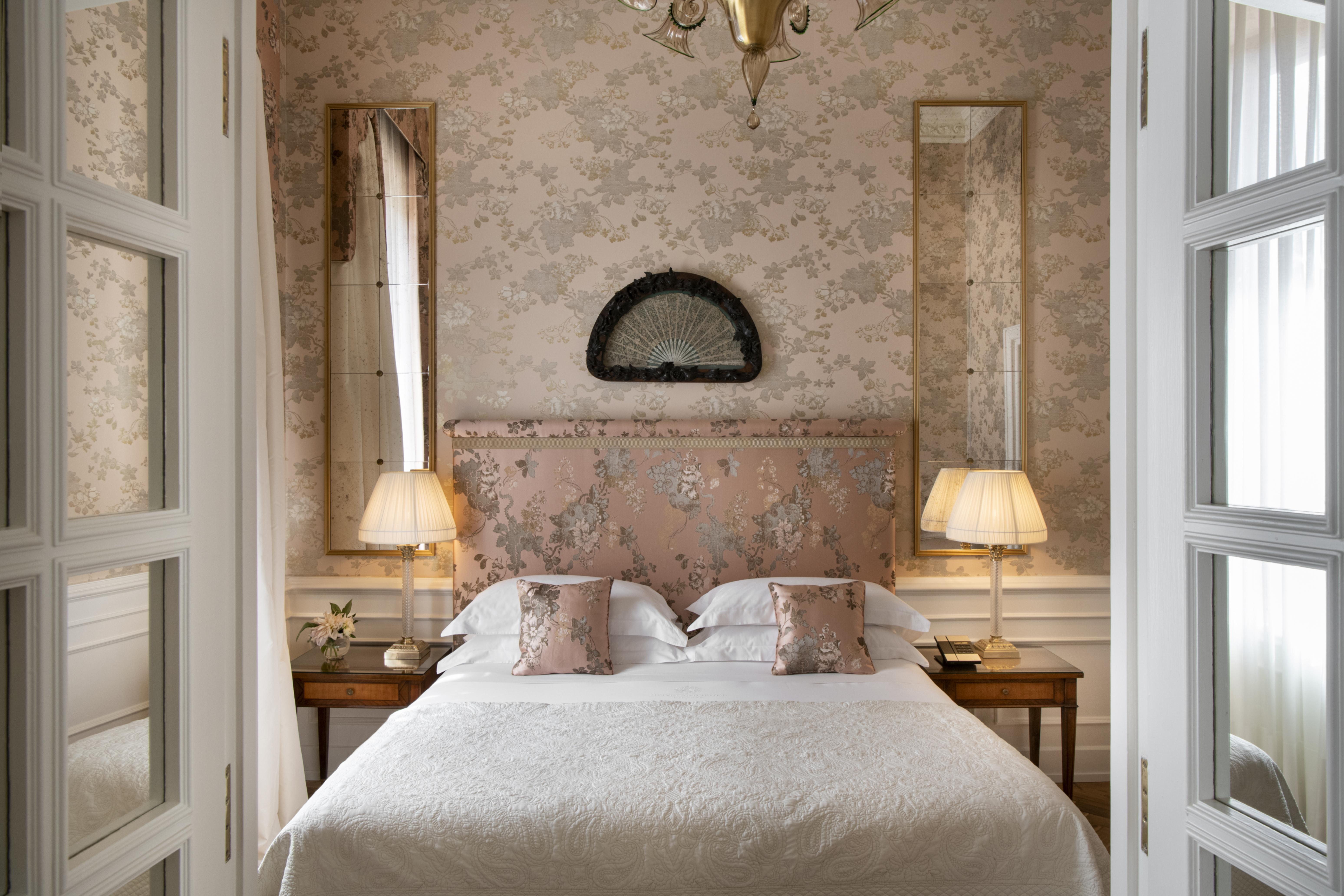 เฮลเวเชียแอนด์บริสตอล - สตาร์โฮเต็ล กอลเลซิโอเน Hotel ฟลอเรนซ์ ภายนอก รูปภาพ A bedroom at the hotel