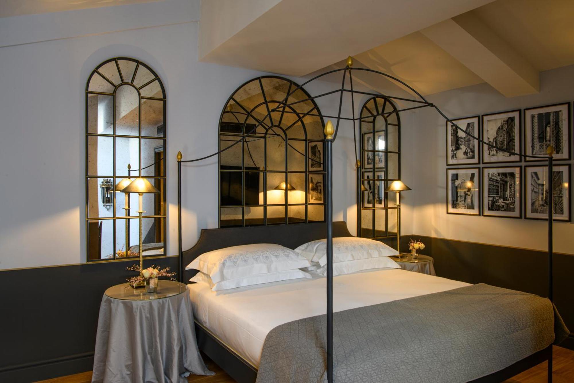 เฮลเวเชียแอนด์บริสตอล - สตาร์โฮเต็ล กอลเลซิโอเน Hotel ฟลอเรนซ์ ภายนอก รูปภาพ A room at the Hotel de Crillon