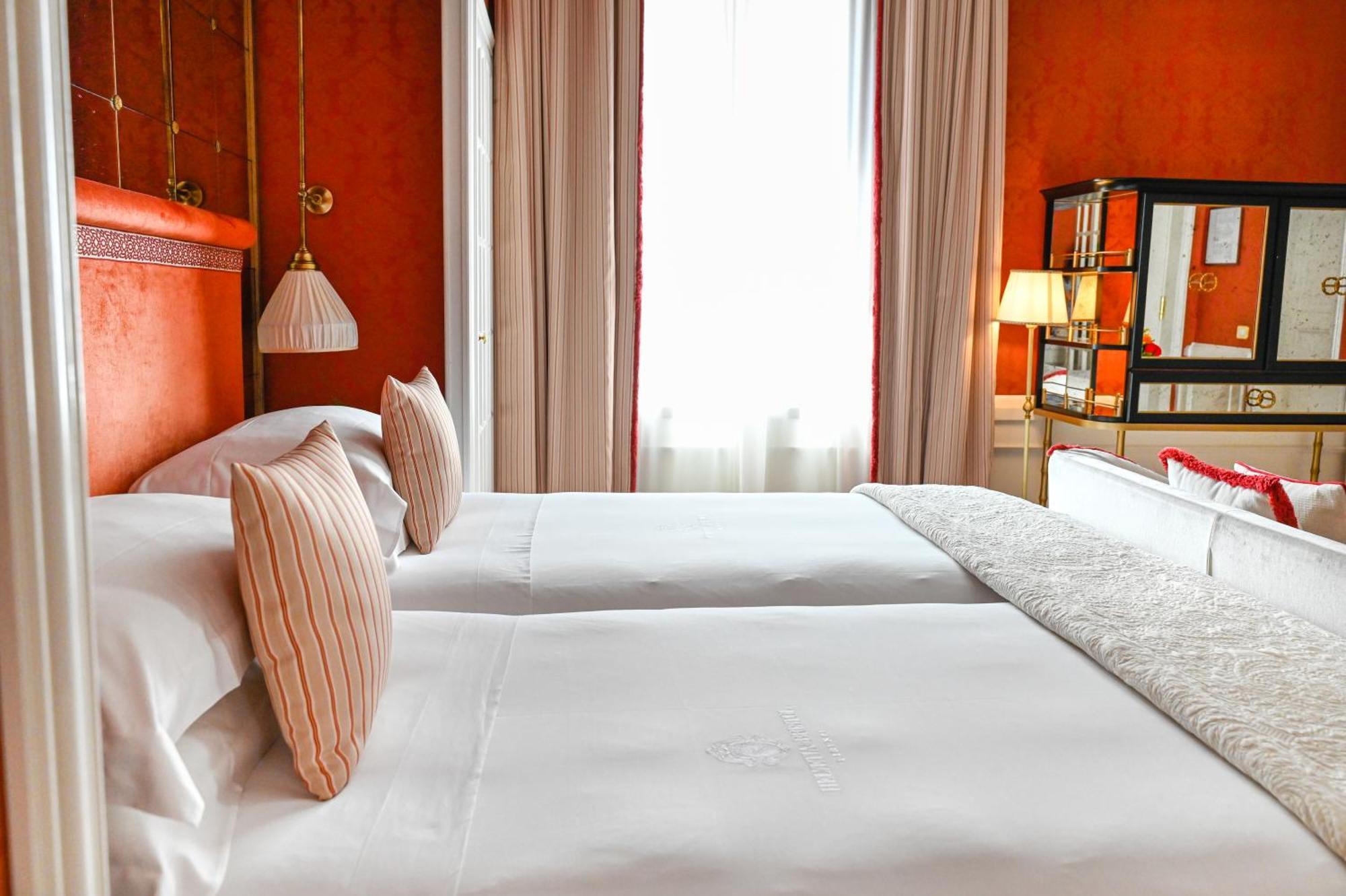 เฮลเวเชียแอนด์บริสตอล - สตาร์โฮเต็ล กอลเลซิโอเน Hotel ฟลอเรนซ์ ภายนอก รูปภาพ A bedroom at the hotel